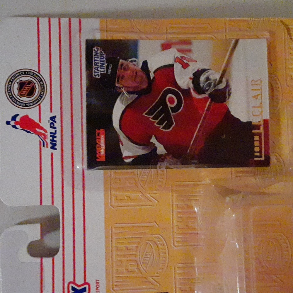 John LeClair Philadelphia Flyers NHL Starting Lineup Figure SEALED 4th Edition